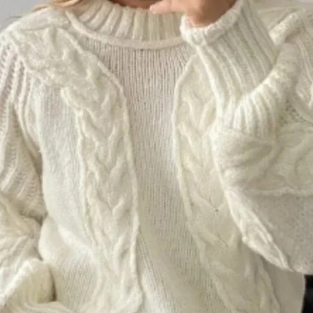 Express Chunky Crew Neck Cable Knit Sweater Gray S